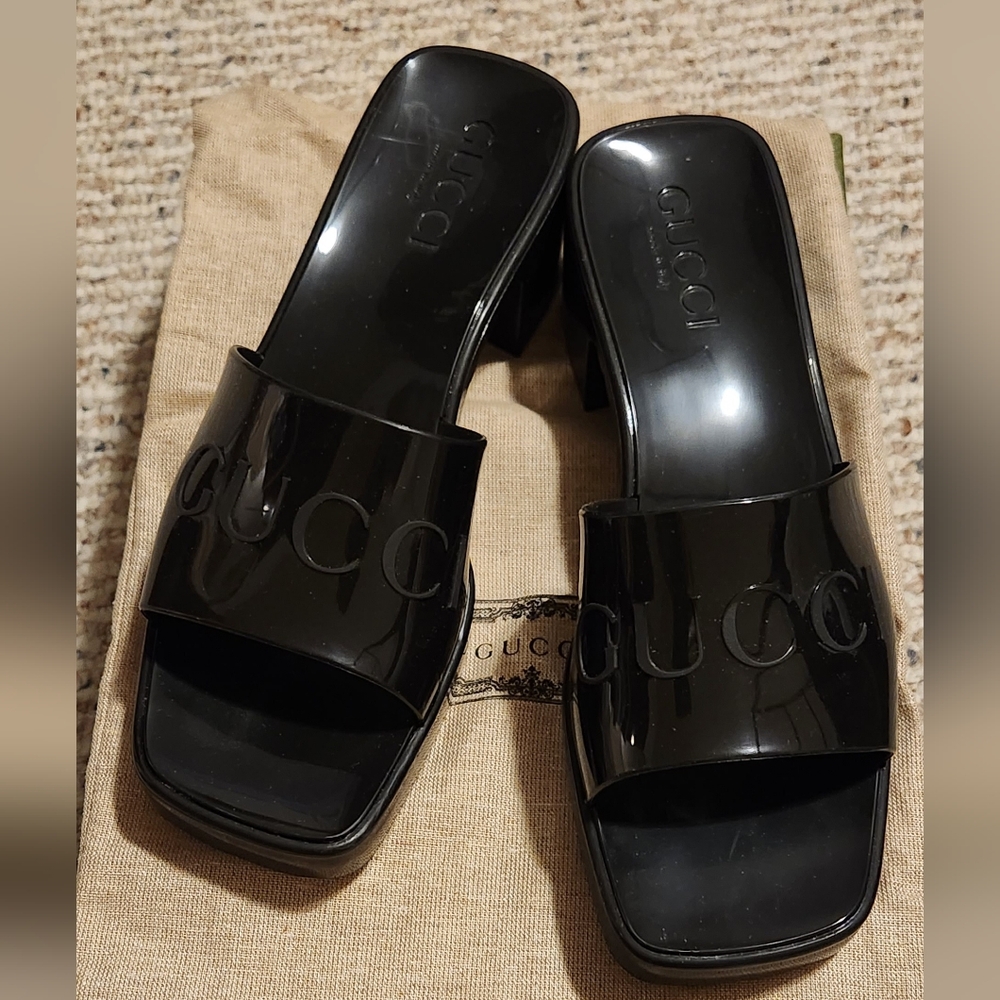 Gucci rubber sandals